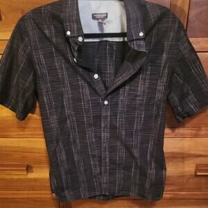 Van Heusen Black and White Plaid Lightweight Buttonup Casual  Short Sleeve Shirt